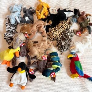 NWT Lot of 19 Vintage Beanie Babies